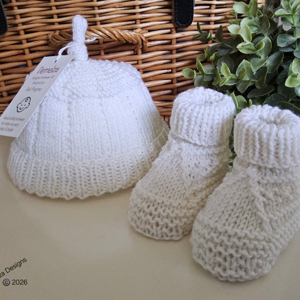 Designer Luxury Merino Wool Baby Hat & Booties Set 0-3 months size