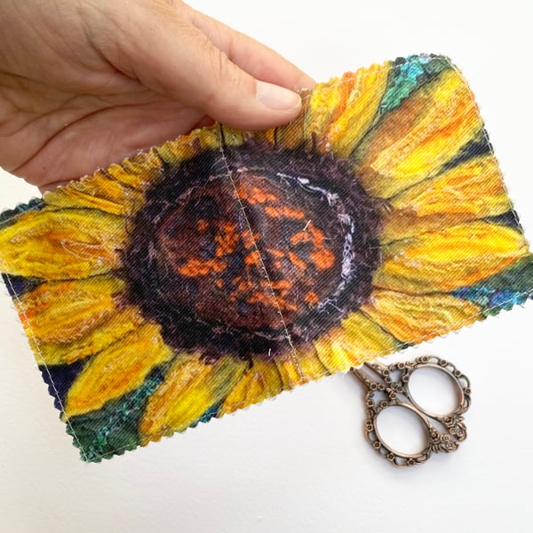 Sunflower needle, pin and safety pin case.