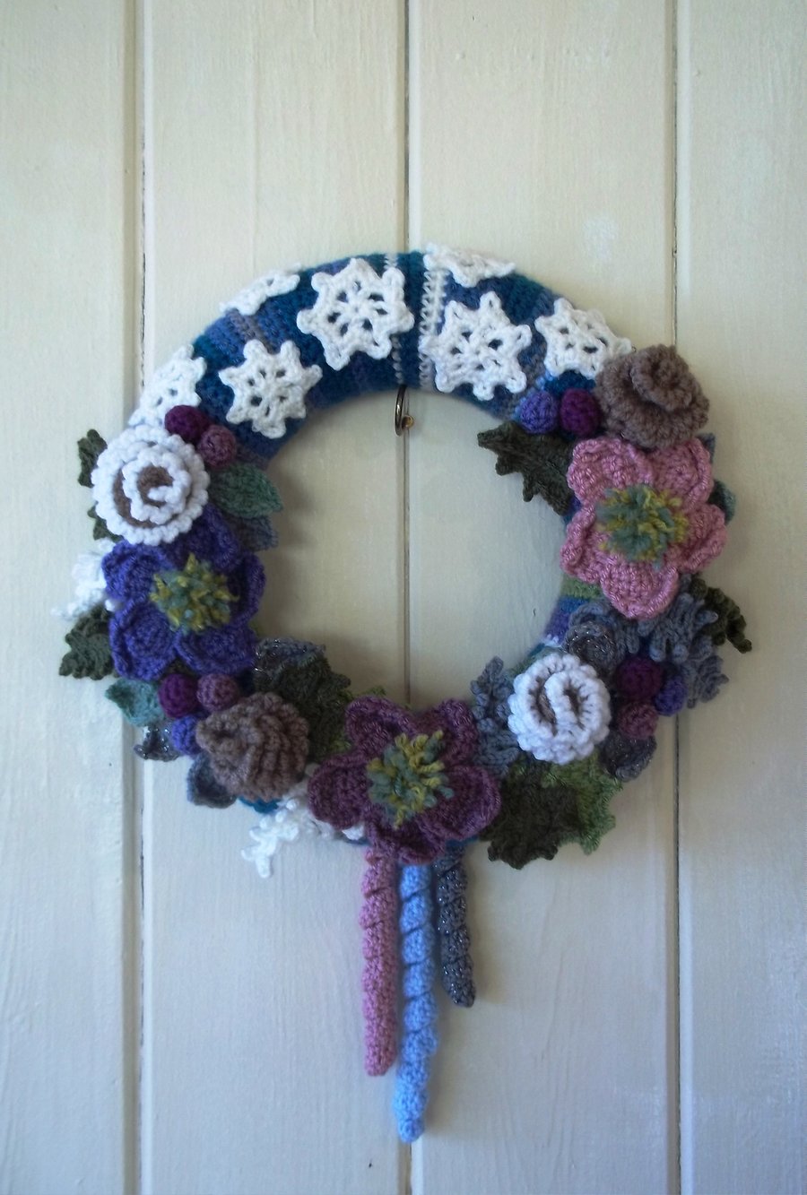 Crochet Frosty Winter wreath, snowflakes, pinecones, holly. 