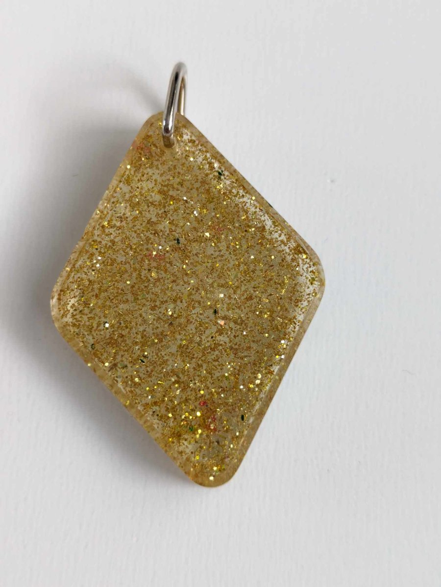 Diamond Shape Resin Pendant With Gold Glitter