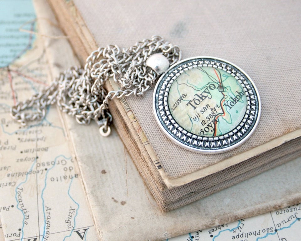 Custom Map Necklace sweet Gift for Best Friend, Personalized gift for Traveler