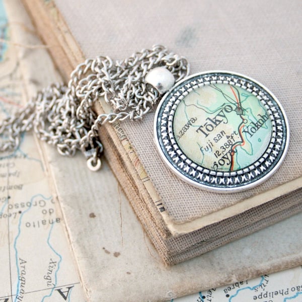 Custom Map Necklace sweet Gift for Best Friend, Personalized gift for Traveler
