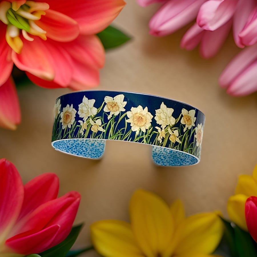 Daffodil spring flowers cuff bracelet, floral design. Personalised gifts. (791)