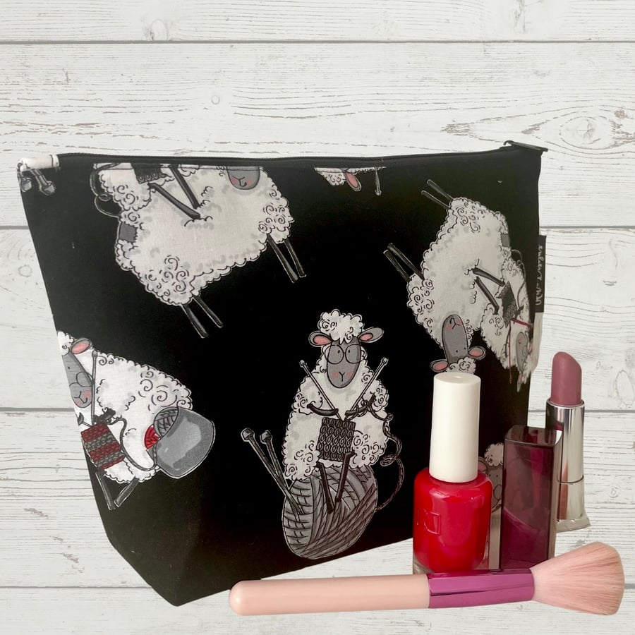 Makeup bag, crochet bag knitting sheep