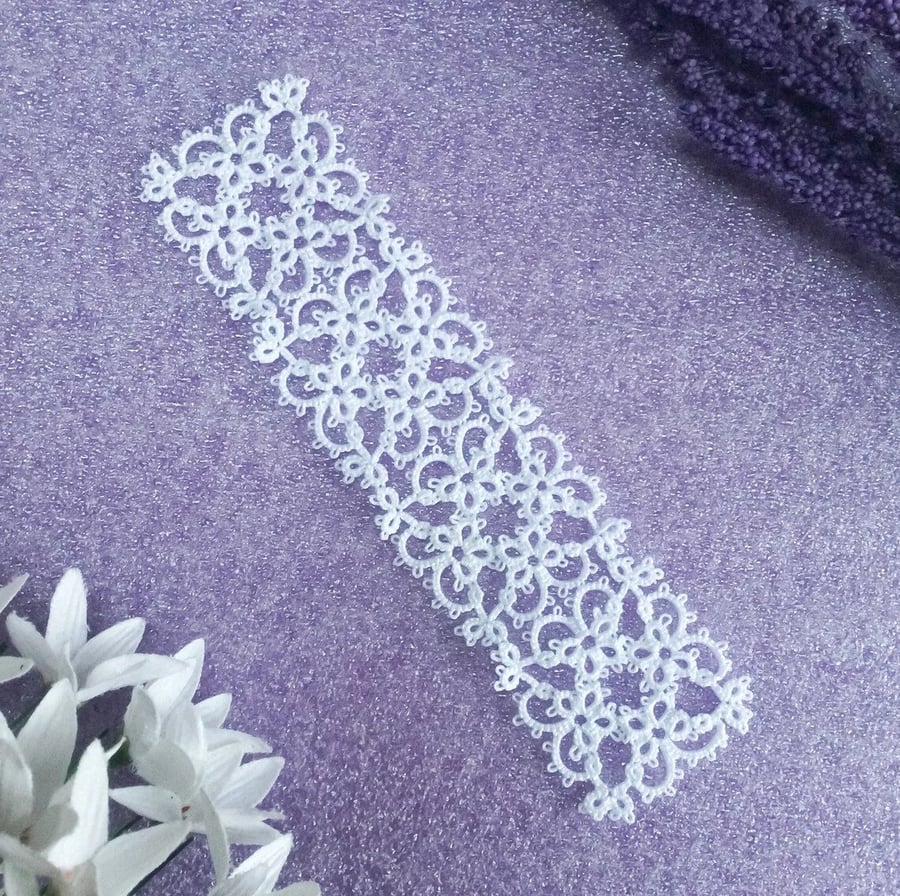While Lace Bookmark in Tatting - Wedding Favour