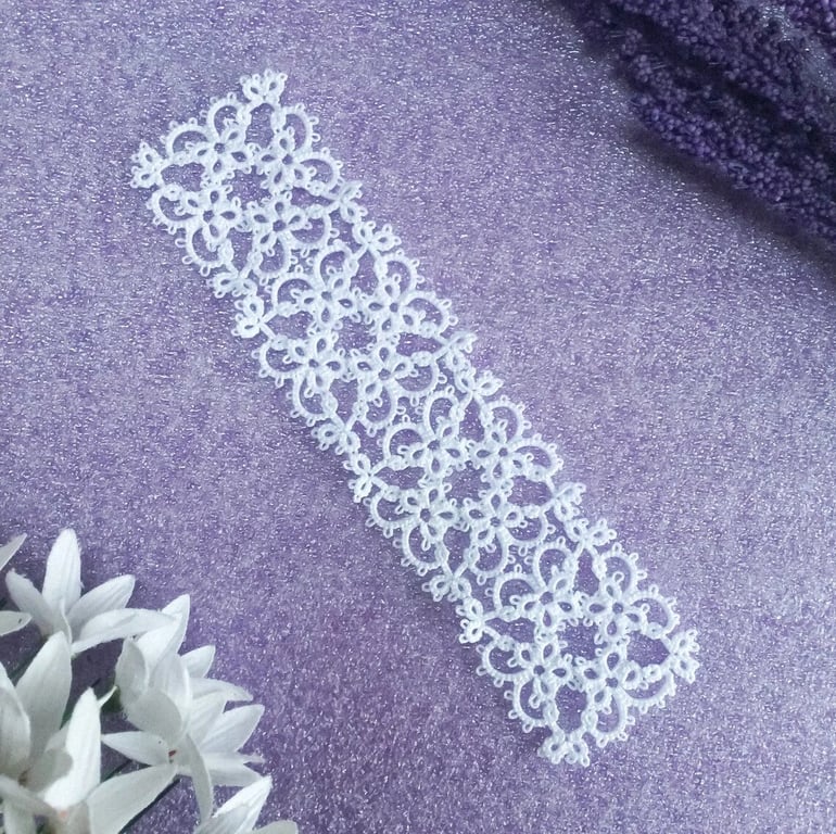 While Lace Bookmark in Tatting - Wedding Favour