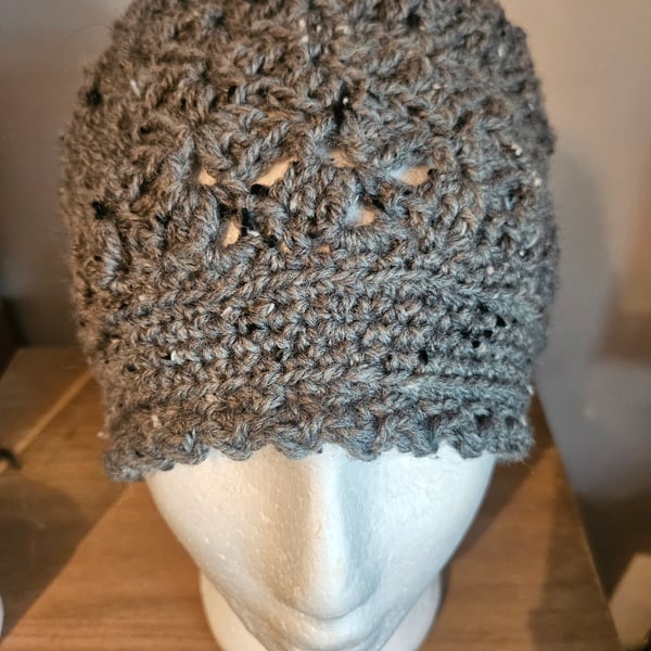 Grey Tulip Stitch Hat