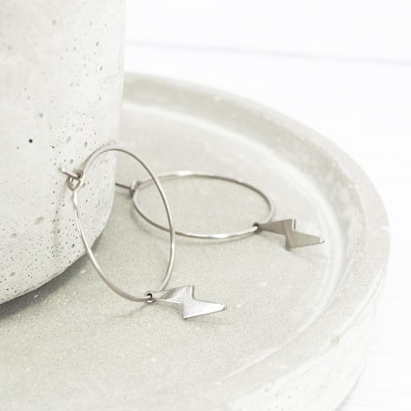 Titanium hoop earrings - Delicate boho threader hypoallergenic hoops - Lightning
