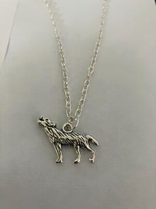 wolf pendant necklace silver plated 18" curb chain silver charm