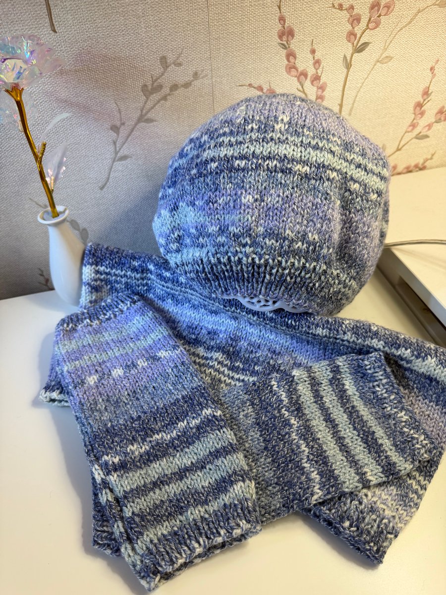Ladies Beret, snood and wrist warmers.