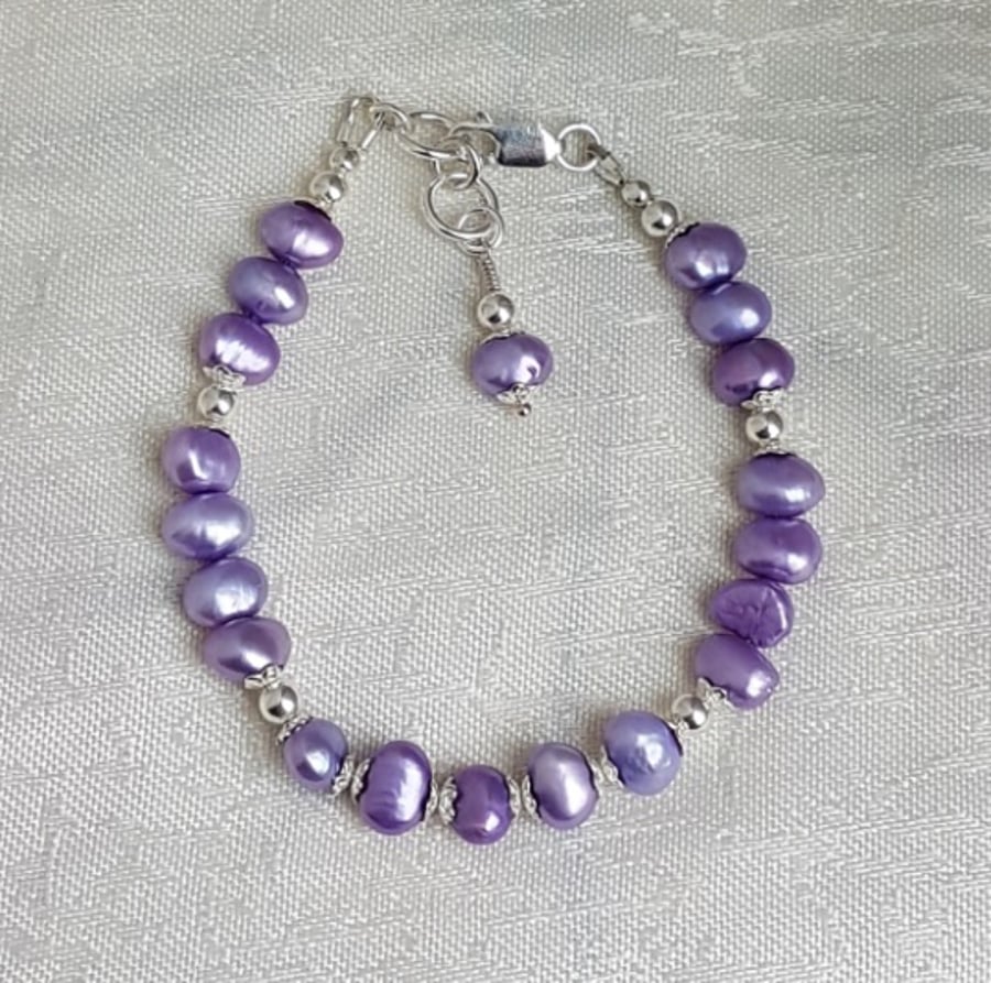 Beautiful Lilac Freshwater Pearls and Silver Bracelet.