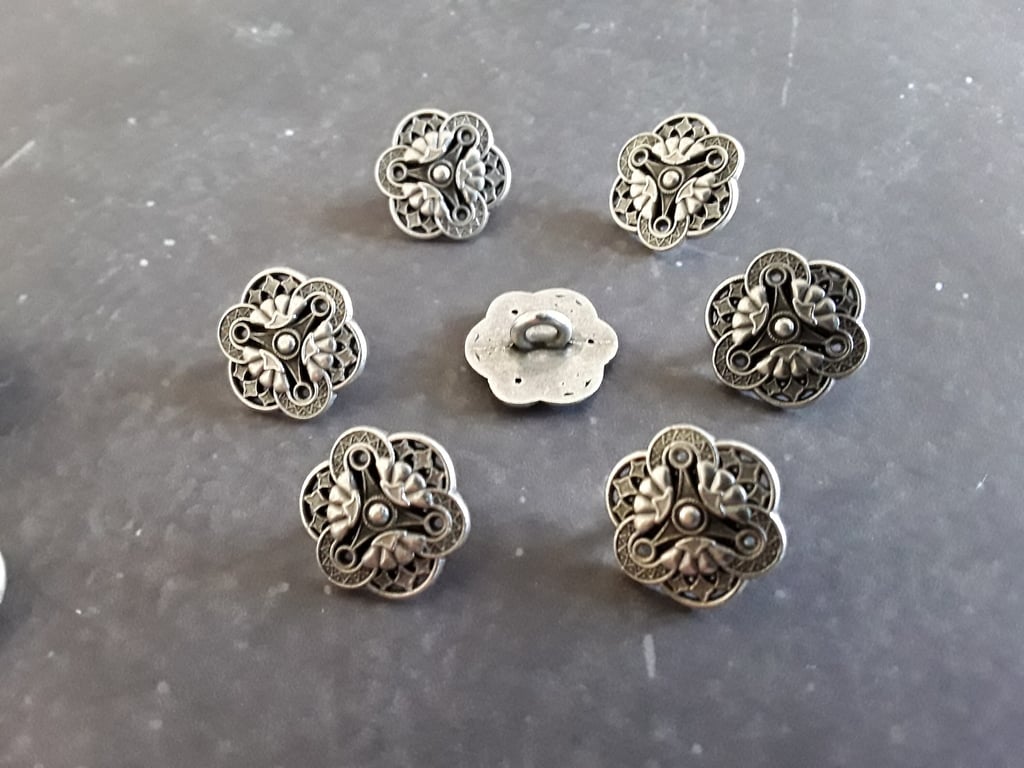 15mm,19mm Italian Made Suit Buttons Antique Silver. Please read full description