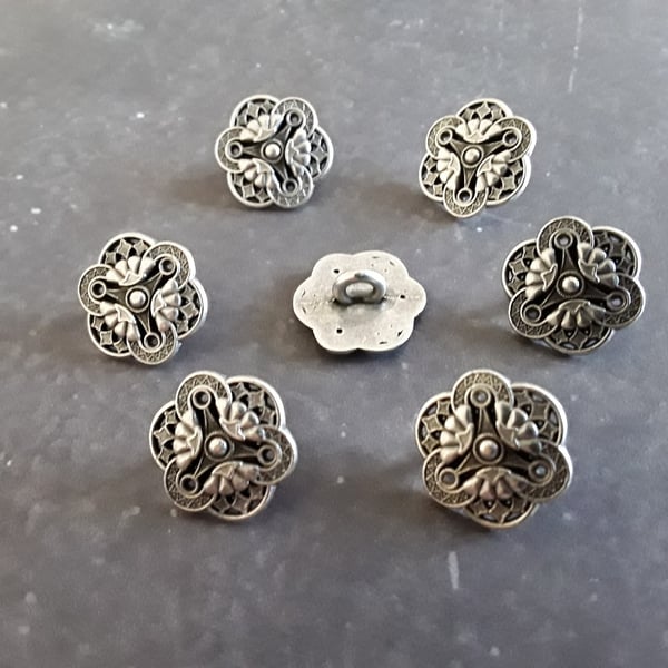 15mm,19mm Italian Made Suit Buttons Antique Silver. Please read full description