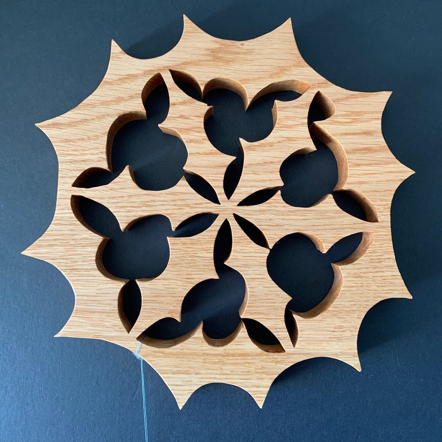 Holly Trivet