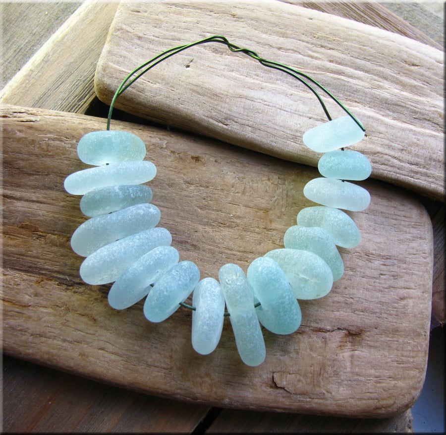 16 Natural sea glass beads, middle drilled, chunkies, supplies (15)