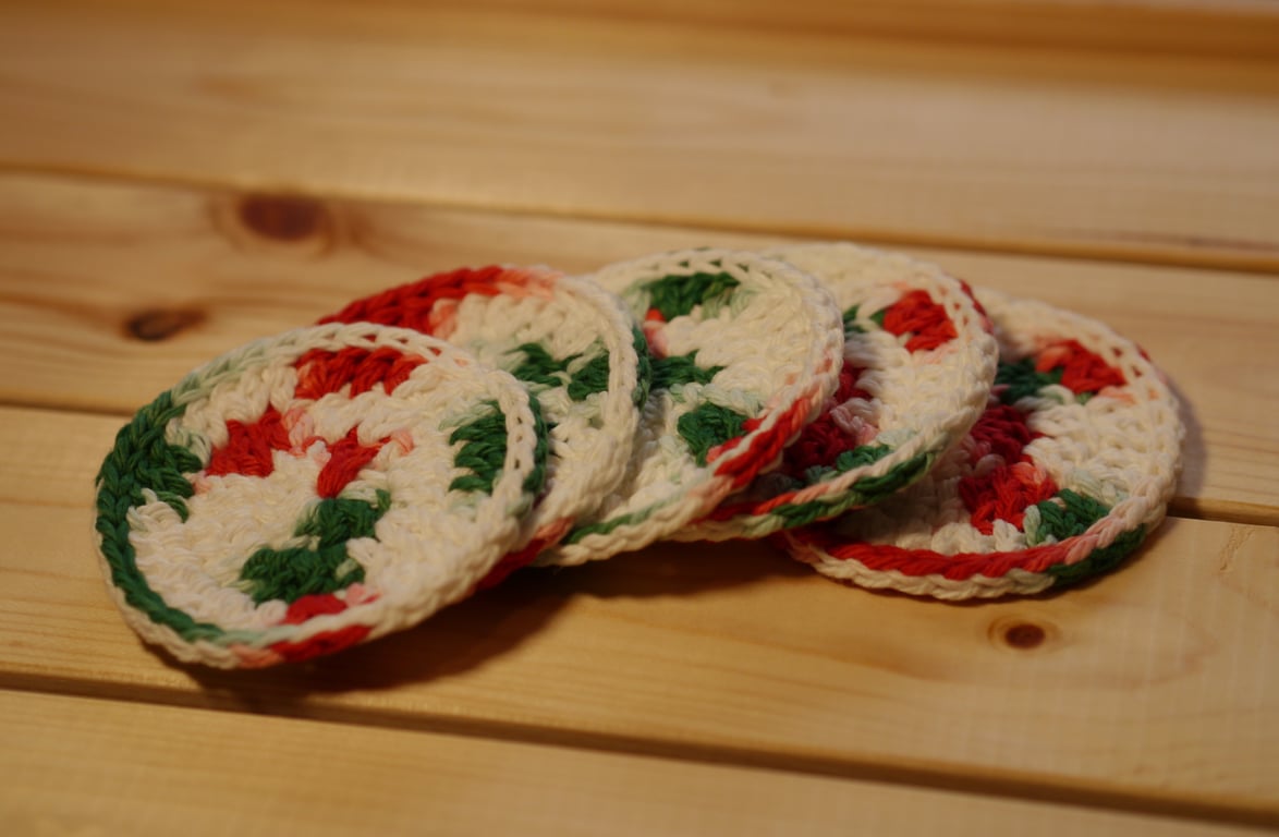 100% Cotton Crochet Facial Rounds holly jolly colour scheme 