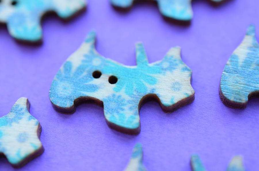 Wooden Scottie Dog Buttons Blue & Cream Flowers 6pk 28x20mm Scotty (DG22)