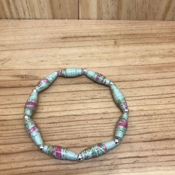 Paper Bead Bracelet. (224)