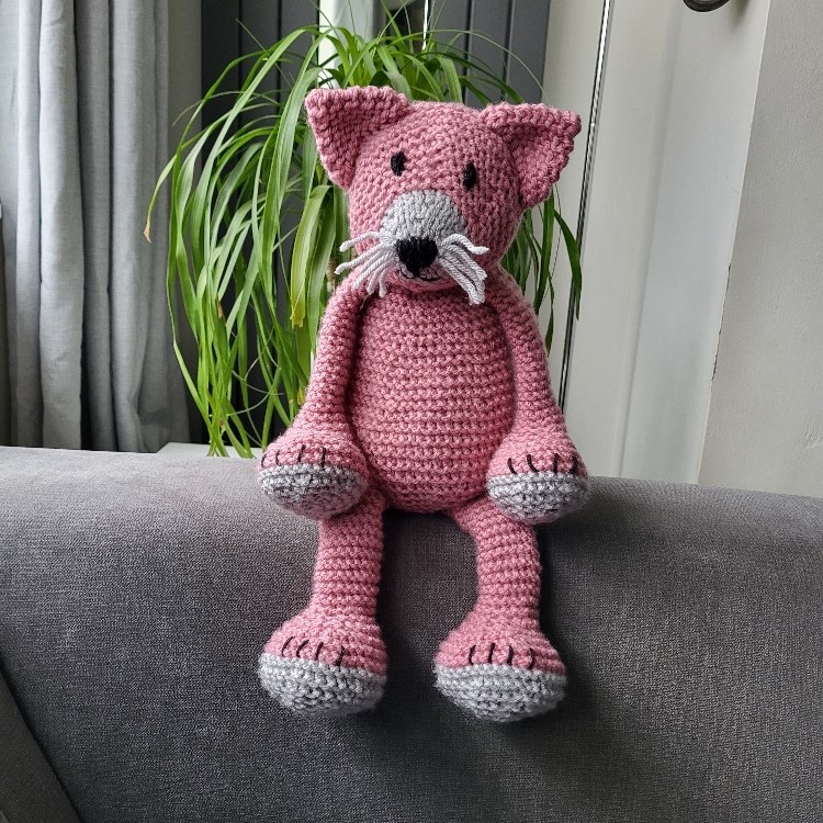 Hand knitted Tubby The Cat toy