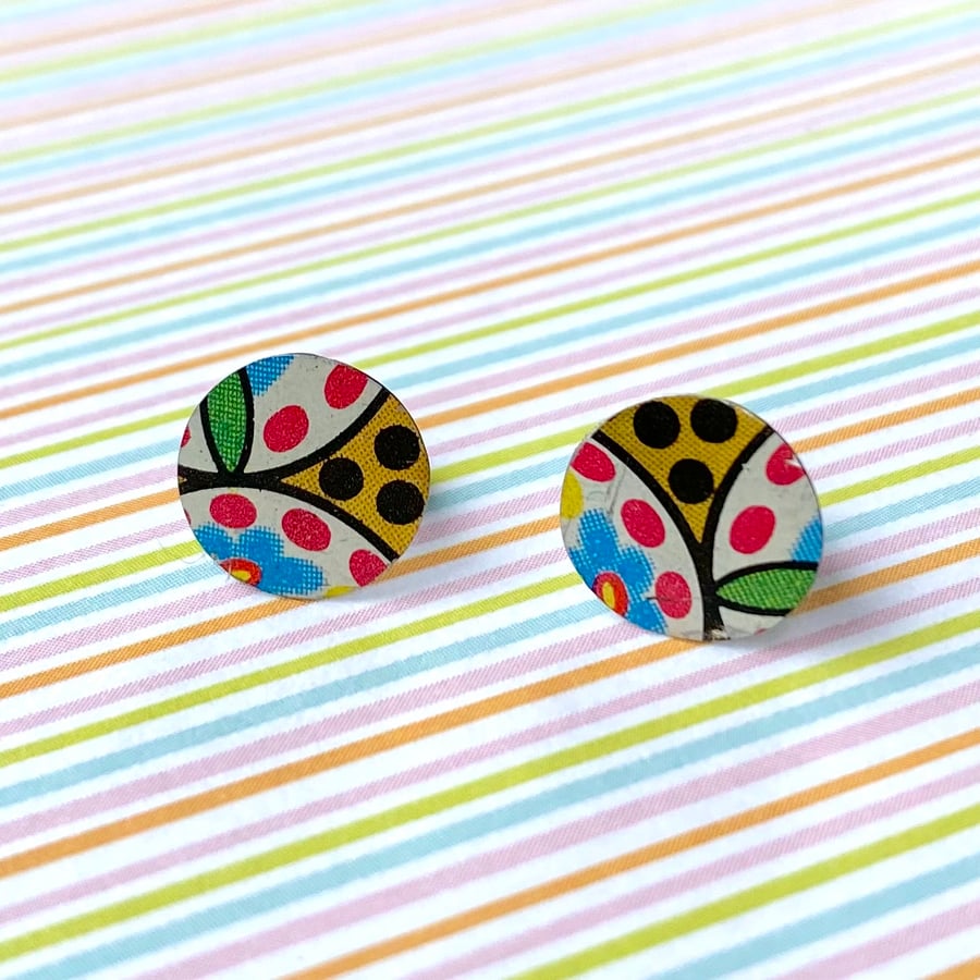 Vintage tin multi pattern disc studs