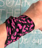 Bracelet wrist cover viscose jersey pink and black - Image 5