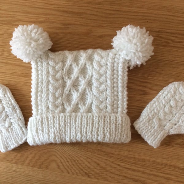 Funky White Sparkle Hat And Mittens With Cables And Bobbles Great Gift (R372)