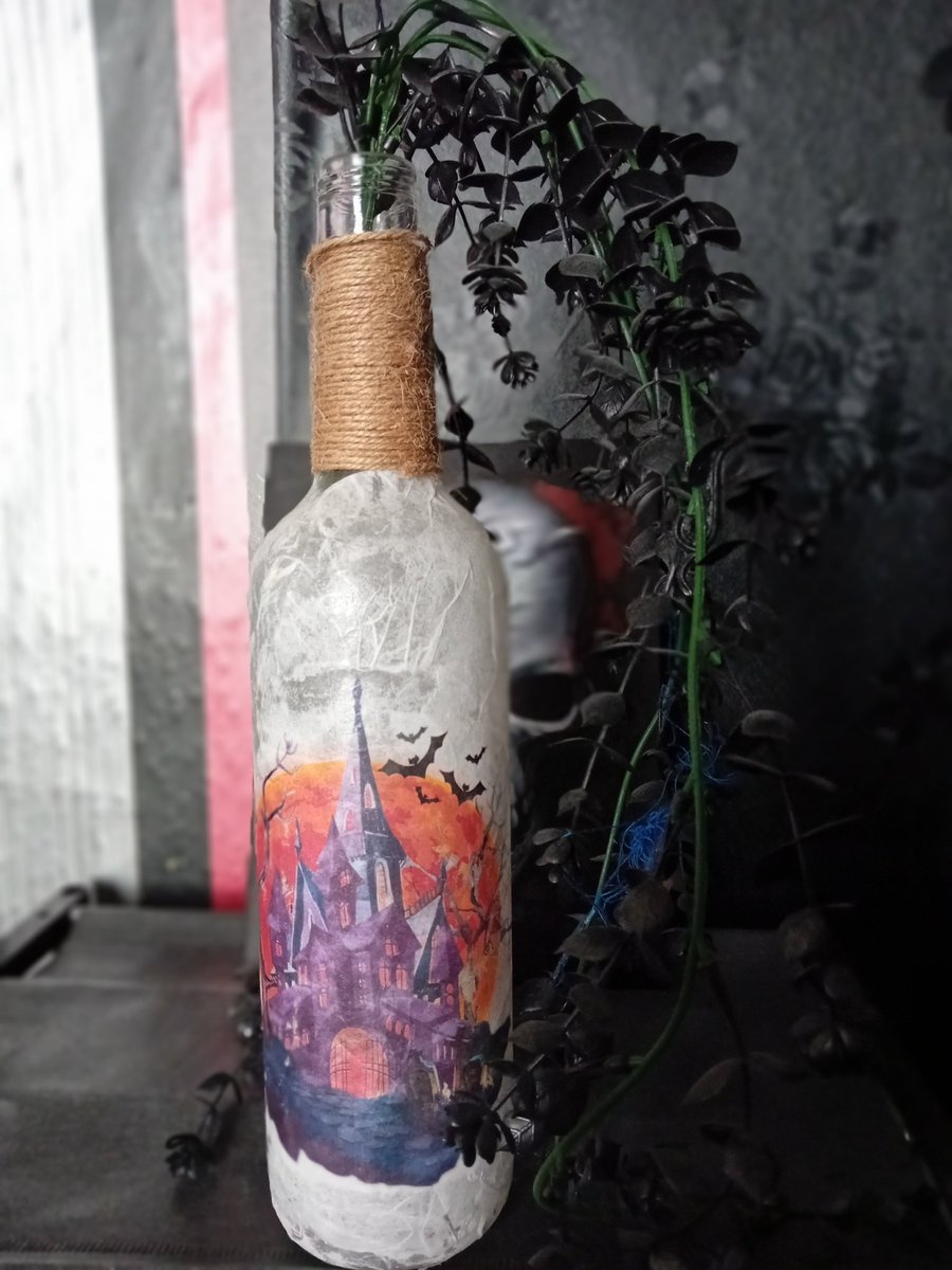 Light up bottle - Haunted house