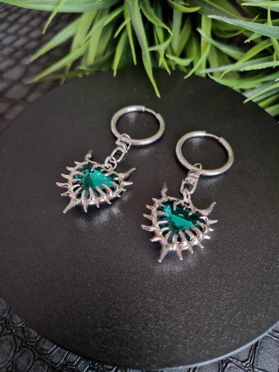 Gothic Green Thorn Heart Hoop Earrings Stainless Steel