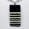 Striped pendant necklace 