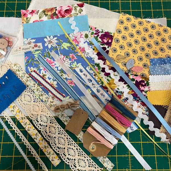 Slow Stitching kit, mix textiles, fabric and trims 