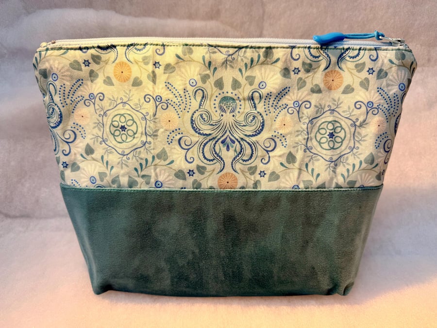 Octopus marine - Large zipped pouch for toiletries, shaving kit, art supplies...