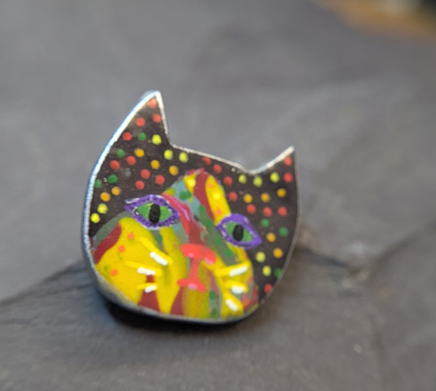 Rainbow spot polymer clay cat brooch 