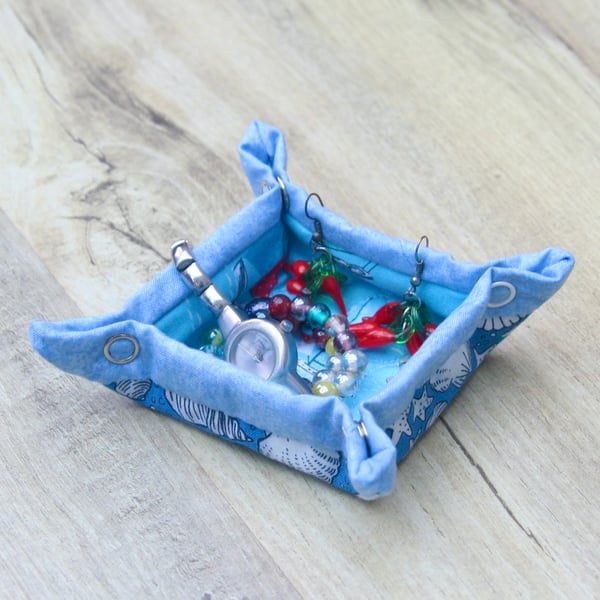 Small Quilted storage box featuring sailboats and shells fabric.