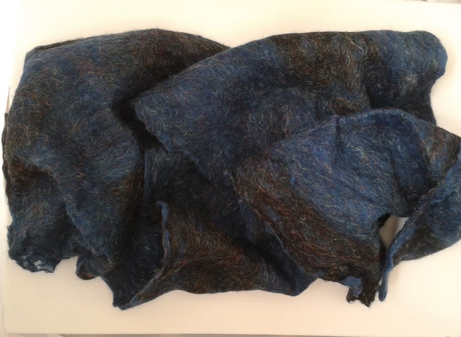 Cobweb Felt Scarf (blue glitzy)