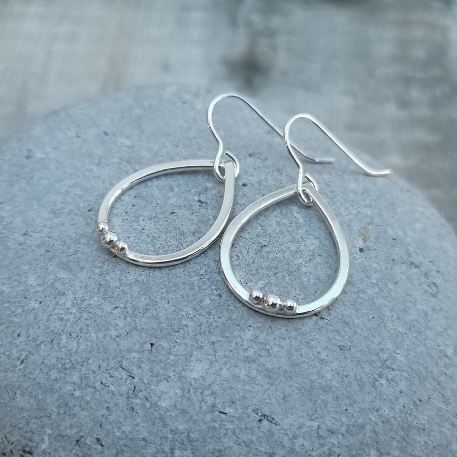 Large silver teardrop earrings deals