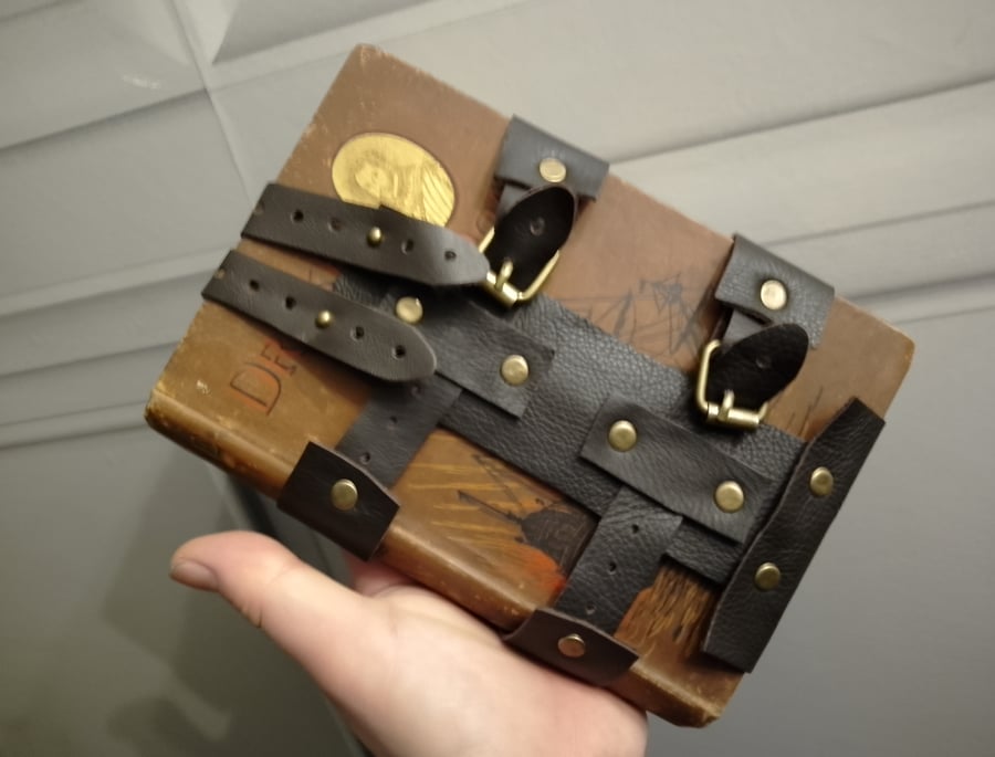 Book holster book holder renaissance larp steampunk gothic cowgirl boy whimsical