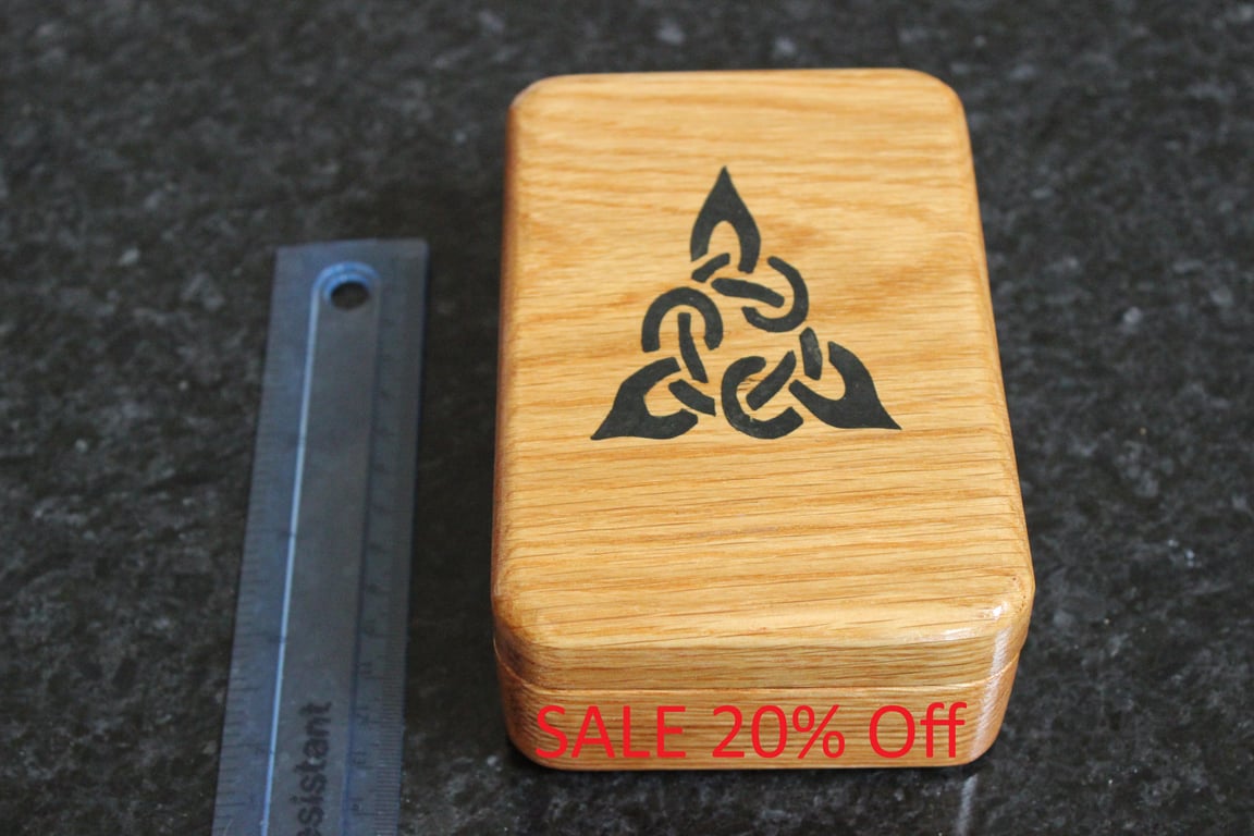 'Celtic Knot' Oak Inlaid Jewellery - Trinket Box (WBI11)