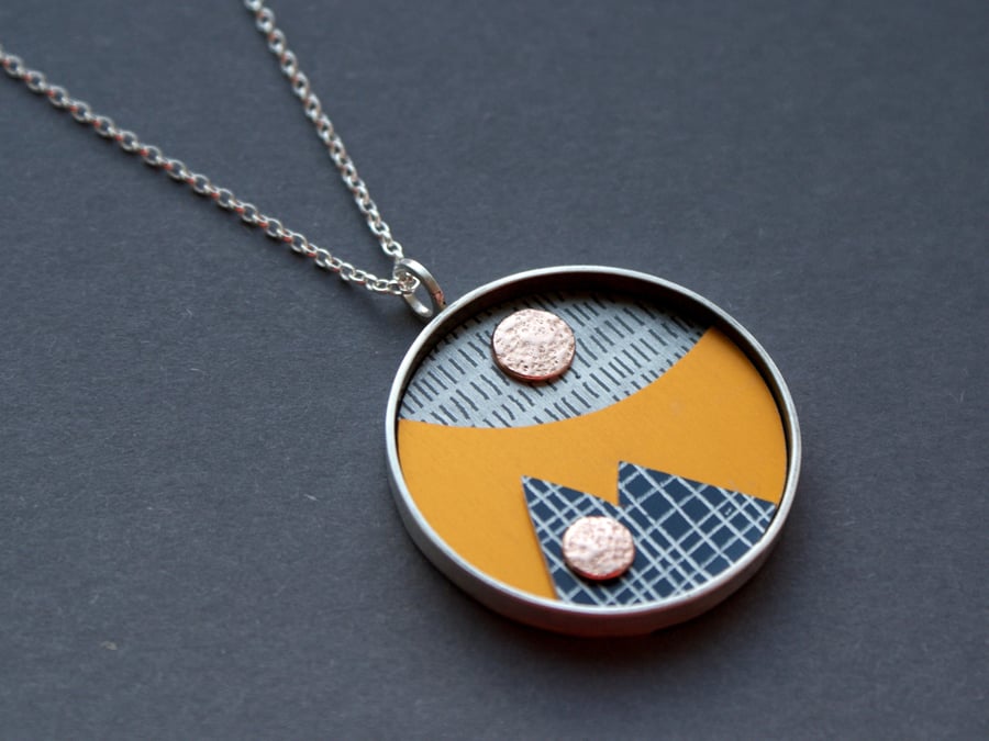 Land of 2 suns pendant