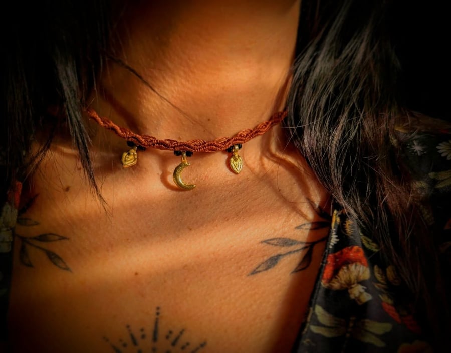 Choker with moon brass charm ant Tourmaline in rust.