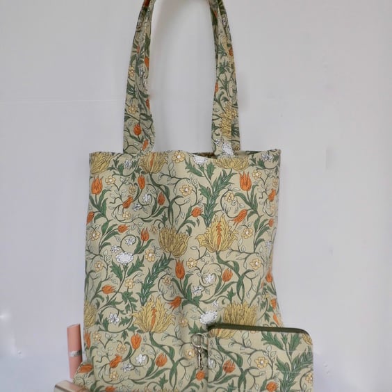 Tote bag and matching purse in Wild Tulip fabric