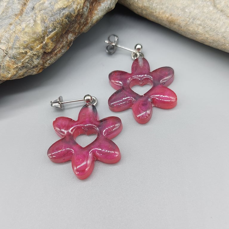 Heart Daisy Earrings, Domed Heart Daisy Earrings, Resin Earrings, Flower Earring