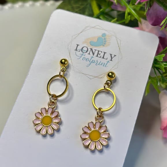 Blush Pink Daisy Earrings, Floral Charms, Handmade Jewellery 