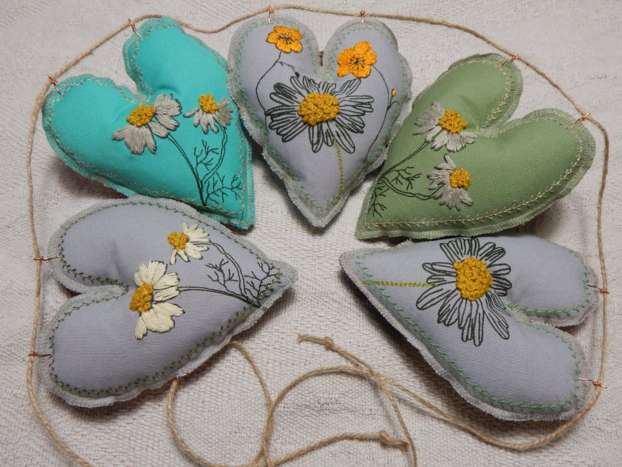 Daisy and Buttercup, flowers and Hearts - 75 cm - Bunting, wall hanging
