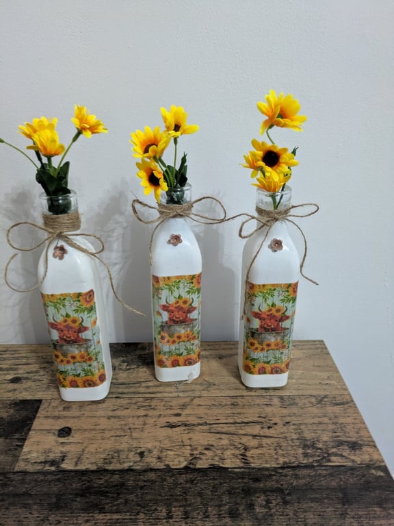 3 small bottles or bud vases highland cow design