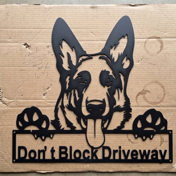 Handmade German Shepherd Metal Driveway Sign – 25x25cm "Don't Block Driveway" 