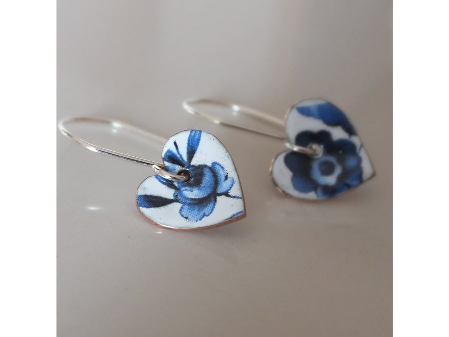 Blue and white enamelled hearts