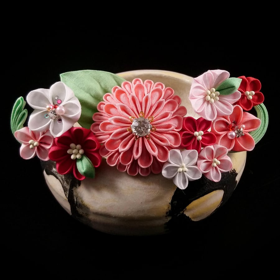 Hina – Chrysanthemum and Blossoms Hair Ornament 3-Piece Set
