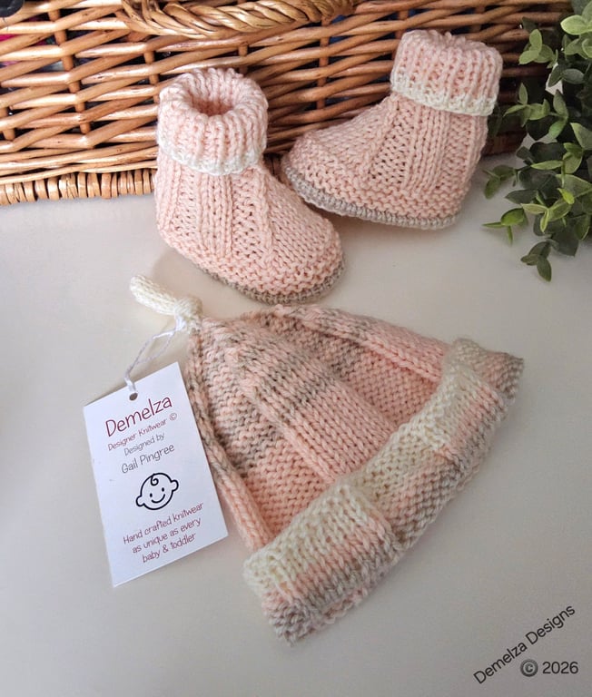 Designer Merino Wool Baby Hat & Booties Set 0-3 months size 