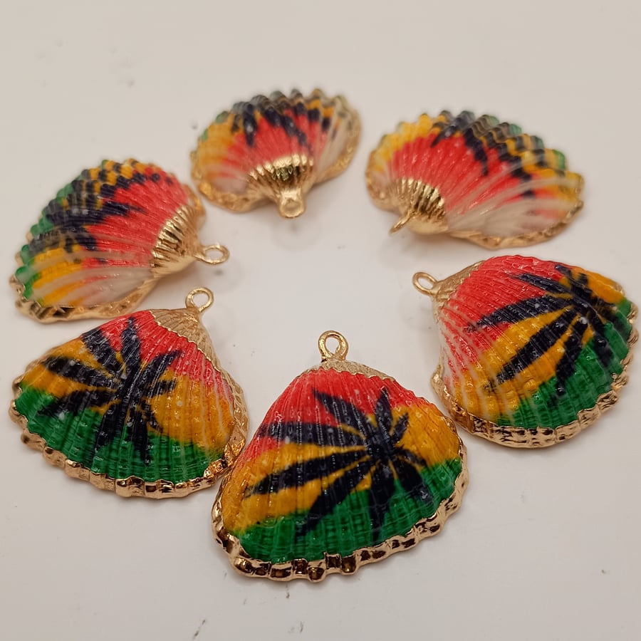 Handpainted Natural Shell Charms x 6 Mixed Des... - Folksy