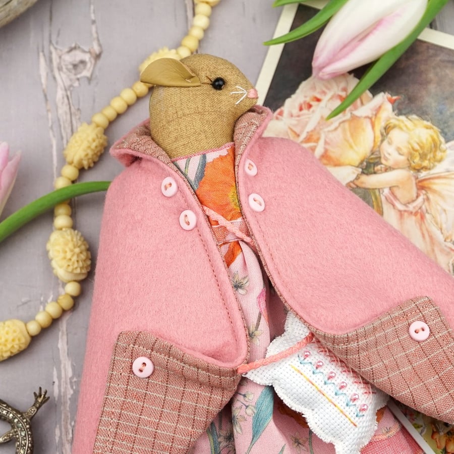 Aelfryth, A Harvest Mouse in a Wool Cape